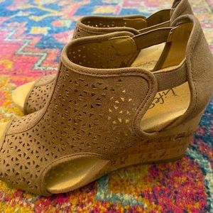 Life Stride Lazer cut out booties! Size 6